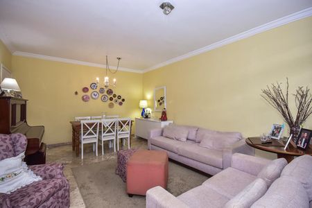 Casa à venda com 260m², 2 quartos e 3 vagasSala