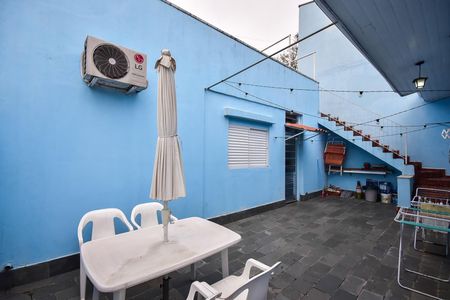 Casa à venda com 260m², 2 quartos e 3 vagasQuintal