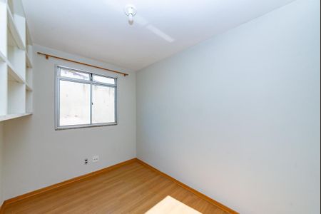 Quarto  de apartamento à venda com 2 quartos, 57m² em João Pinheiro, Belo Horizonte