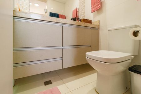 Apartamento à venda com 58m², 3 quartos e 1 vagaBanheiro da Suíte