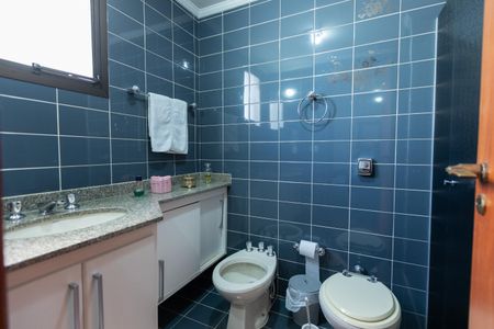 Apartamento à venda com 150m², 3 quartos e 2 vagasBanheiro Suite 1