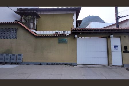 Casa de condomínio para alugar com 68m², 2 quartos e 1 vagaFachada