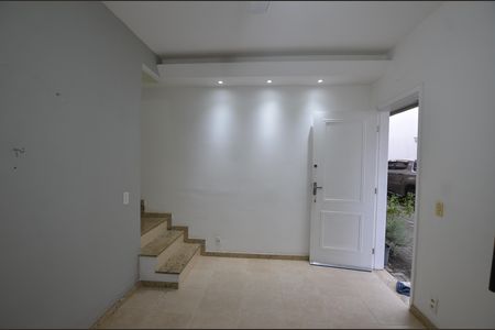 Sala de casa de condomínio para alugar com 2 quartos, 68m² em Jacarepaguá, Rio de Janeiro