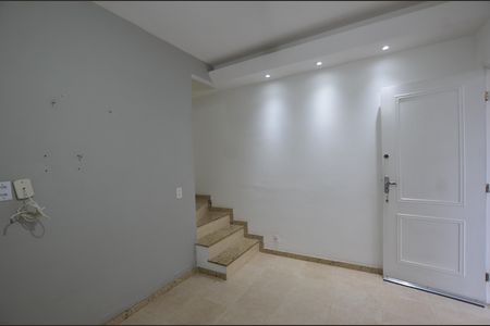 Sala de casa de condomínio para alugar com 2 quartos, 68m² em Jacarepaguá, Rio de Janeiro