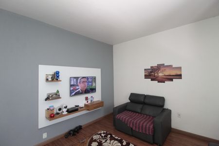 Sala de casa à venda com 3 quartos, 385m² em Venda Nova, Belo Horizonte