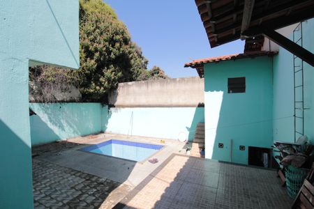 Casa à venda com 385m², 3 quartos e 3 vagasÁrea Externa