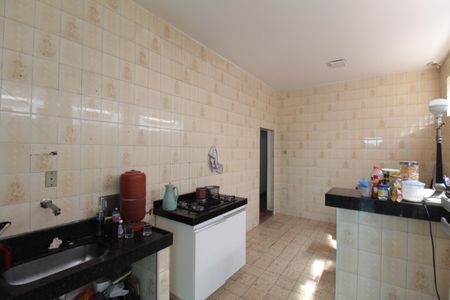 Casa à venda com 385m², 3 quartos e 3 vagasCozinha