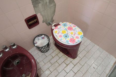 Casa à venda com 385m², 3 quartos e 3 vagasBanheiro da Suíte