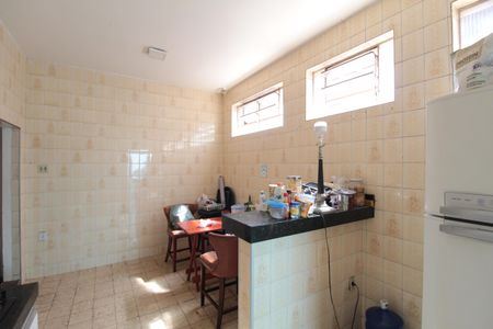 Casa à venda com 385m², 3 quartos e 3 vagasCozinha