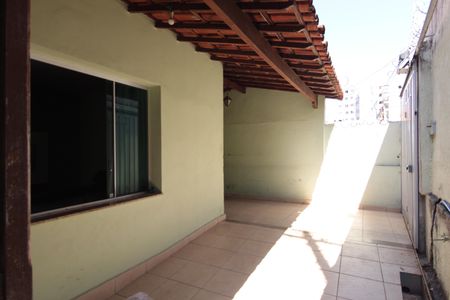 Casa à venda com 385m², 3 quartos e 3 vagasGaragem