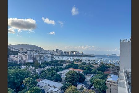 Apartamento à venda com 63m², 3 quartos e sem vagaÁrea comum