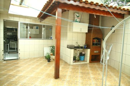 Casa à venda com 258m², 3 quartos e 2 vagasQuintal