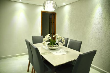 Casa à venda com 258m², 3 quartos e 2 vagasSala