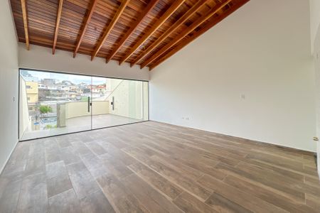 Casa à venda com 150m², 3 quartos e 2 vagas Casa à venda com 150m², 3 quartos e 2 vagasSala/Cozinha