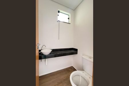 Casa à venda com 150m², 3 quartos e 2 vagas Casa à venda com 150m², 3 quartos e 2 vagasLavabo