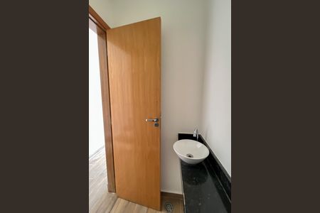 Casa à venda com 150m², 3 quartos e 2 vagas Casa à venda com 150m², 3 quartos e 2 vagasLavabo