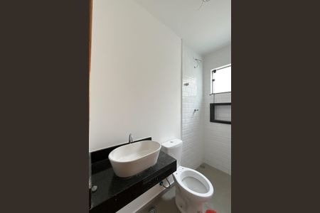 Casa à venda com 150m², 3 quartos e 2 vagas Casa à venda com 150m², 3 quartos e 2 vagasBanheiro Social