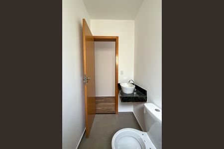 Casa à venda com 150m², 3 quartos e 2 vagas Casa à venda com 150m², 3 quartos e 2 vagasBanheiro Social