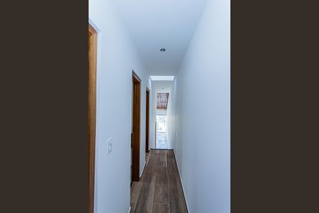 Casa à venda com 150m², 3 quartos e 2 vagasCorredor