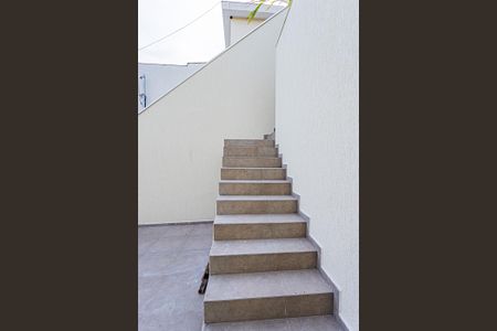 Casa à venda com 150m², 3 quartos e 2 vagasEscada