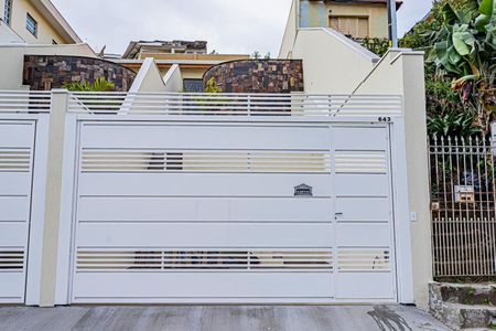 Casa à venda com 150m², 3 quartos e 2 vagasFachada