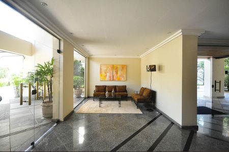 Apartamento à venda com 250m², 4 quartos e 4 vagas Apartamento à venda com 250m², 4 quartos e 4 vagasHall Social