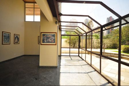 Apartamento à venda com 250m², 4 quartos e 4 vagas Apartamento à venda com 250m², 4 quartos e 4 vagasÁrea comum - Salão de Festa