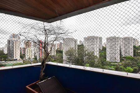 Apartamento à venda com 250m², 4 quartos e 4 vagasVaranda da Sala 2