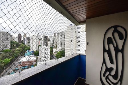 Apartamento à venda com 250m², 4 quartos e 4 vagasVaranda