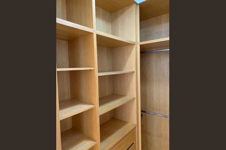 Apartamento à venda com 1 quarto, 81m² em Cambuí, Campinas