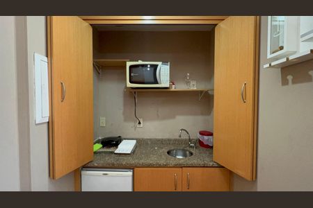Studio para alugar com 32m², 1 quarto e 1 vaga Studio para alugar com 32m², 1 quarto e 1 vagaCozinha