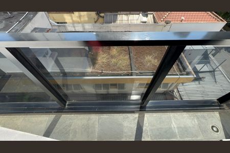 Studio para alugar com 32m², 1 quarto e 1 vaga Studio para alugar com 32m², 1 quarto e 1 vagaSacada