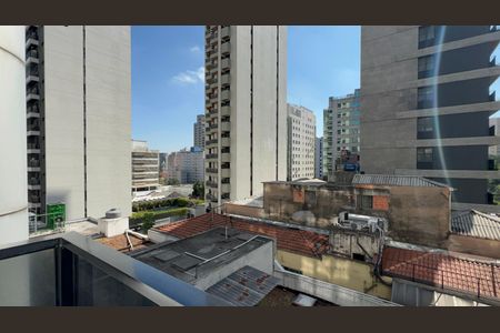 Studio para alugar com 32m², 1 quarto e 1 vaga Studio para alugar com 32m², 1 quarto e 1 vagaSacada