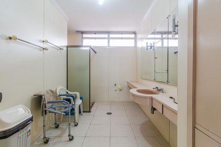 Casa à venda com 297m², 3 quartos e 2 vagasBanheiro Social