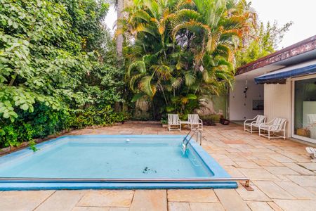 Casa à venda com 297m², 3 quartos e 2 vagasQuintal