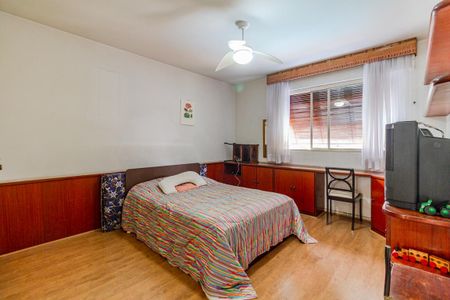 Casa à venda com 297m², 3 quartos e 2 vagasQuarto 1