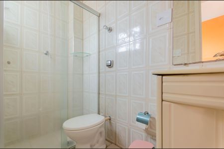 Banheiro de kitnet/studio para alugar com 1 quarto, 30m² em Aclimação, São Paulo