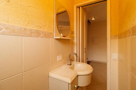 Lavabo de casa de condomínio para alugar com 2 quartos, 129m² em Vila Nova Mazzei, São Paulo