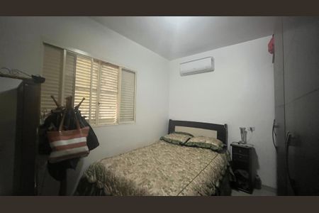 Casa à venda com 200m², 3 quartos e 1 vaga Casa à venda com 200m², 3 quartos e 1 vagaQuarto 1