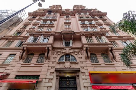 Apartamento à venda com 90m², 2 quartos e sem vaga Apartamento à venda com 90m², 2 quartos e sem vagaFachada