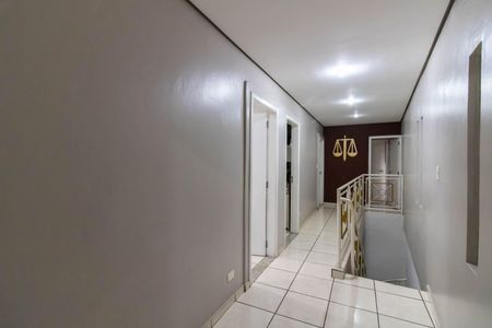 Casa à venda com 225m², 5 quartos e 3 vagasCorredor