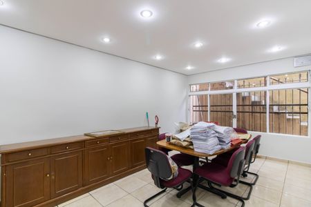 Casa à venda com 225m², 5 quartos e 3 vagasSala 2