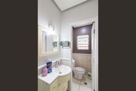 Casa à venda com 225m², 5 quartos e 3 vagasBanheiro 2