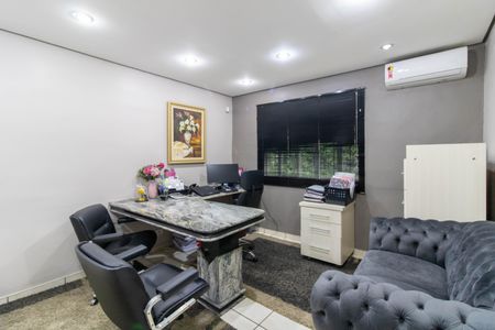 Casa à venda com 225m², 5 quartos e 3 vagasQuarto 1