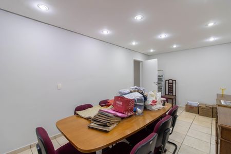 Casa à venda com 225m², 5 quartos e 3 vagasSala 2