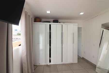 Casa à venda com 164m², 4 quartos e 2 vagasSuíte