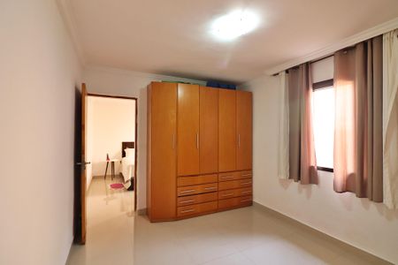 Casa à venda com 164m², 4 quartos e 2 vagasQuarto 2