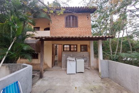 Casa à venda com 120m², 3 quartos e 1 vaga Casa à venda com 120m², 3 quartos e 1 vagaFachada