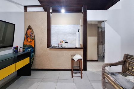 Sala de casa à venda com 3 quartos, 120m² em Maravista, Niterói