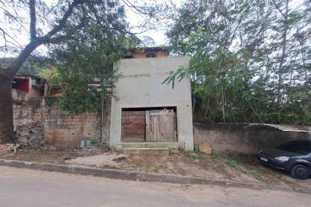 Casa à venda com 120m², 3 quartos e 1 vaga Casa à venda com 120m², 3 quartos e 1 vagaFachada